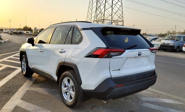 2020 TOYOTA RAV4 5 Seats 3 2020 TOYOTA RAV4 5 Seats - Image 3