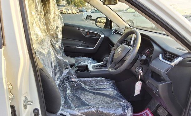 2020 TOYOTA RAV4 5 Seats 6 2020 TOYOTA RAV4 5 Seats - Image 6