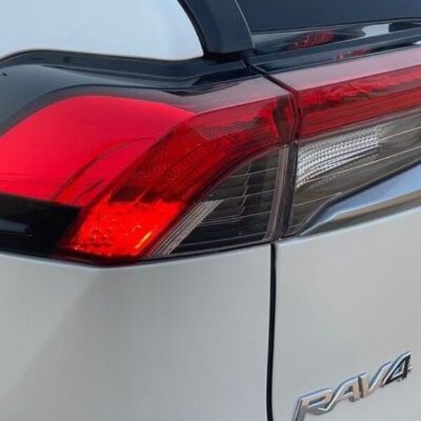 2020 TOYOTA RAV4 White