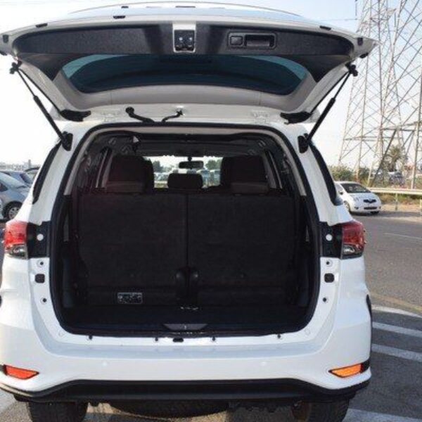 2019 TOYOTA FORTUNER White