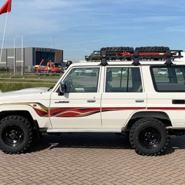 Toyota Land Cruiser VDJ76L V8 Hard Top 2019