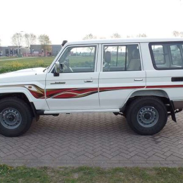 Toyota Land Cruiser VDJ76L V8 Hard Top 2019